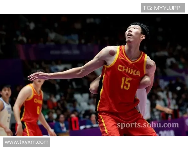 亚运男篮红队激战菲律宾队全力争胜展现团队实力与拼搏精神